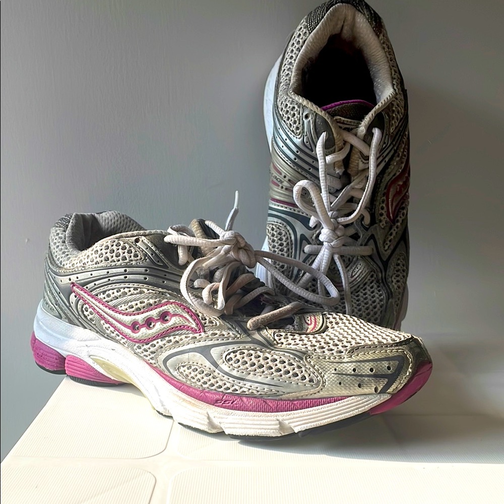 Saucony Women’s Echelon 2 running shoes